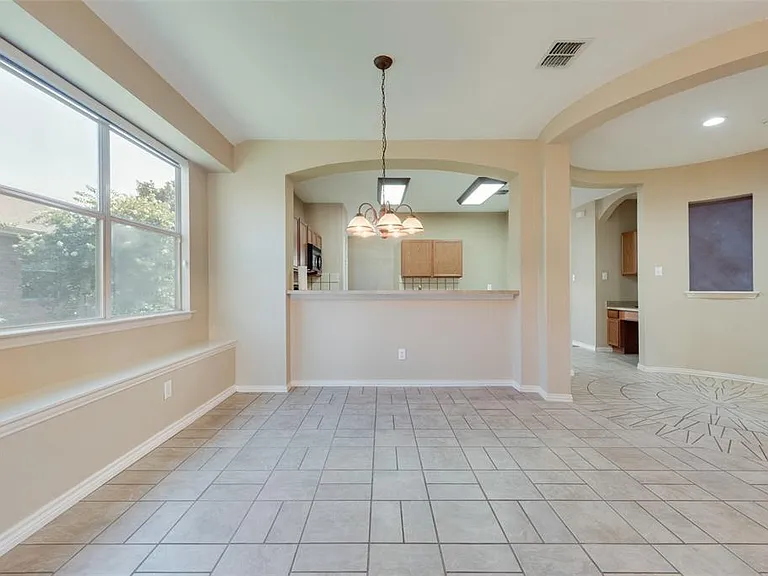 4512 Shade Tree Ct — Photo 4