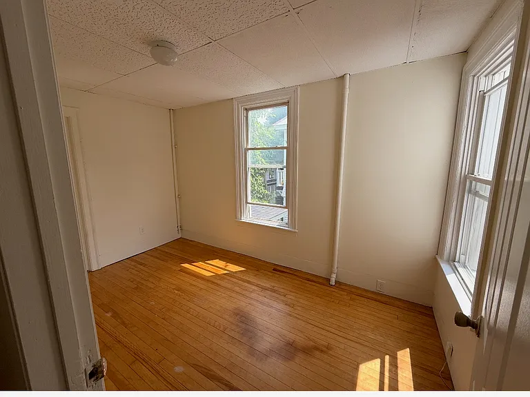 168 North Ave — Photo 5