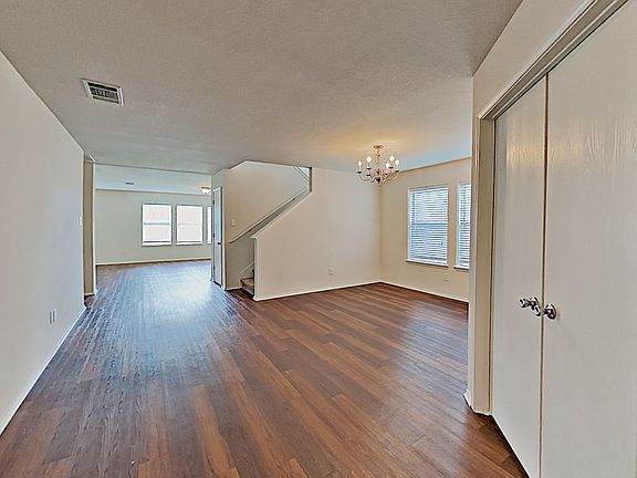 5th image of 3305 Grant St