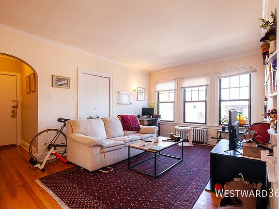 2nd image of 1618 W Farwell Ave APT 3A