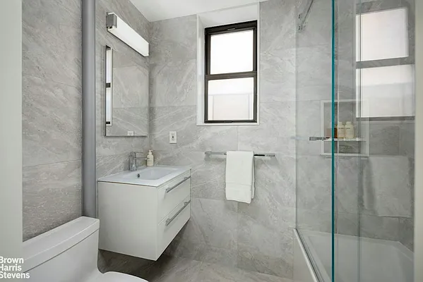 Bathroom, photo 4