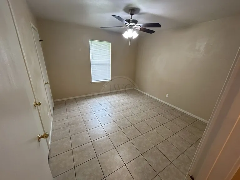 1905 Windward Dr — Photo 12