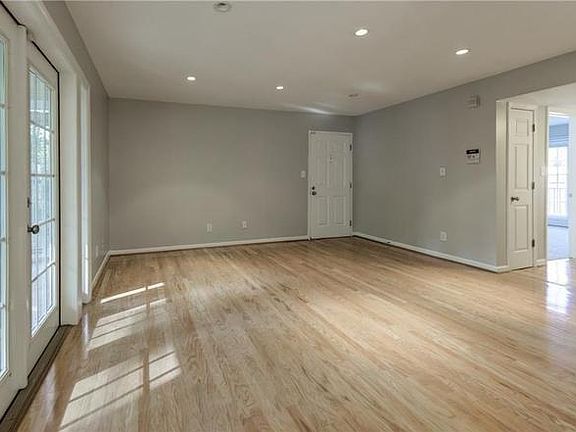 5th image of 1445 Monroe Dr NE APT C27