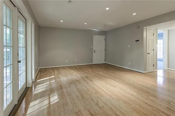 1445 Monroe Dr NE #C27 — Photo 5
