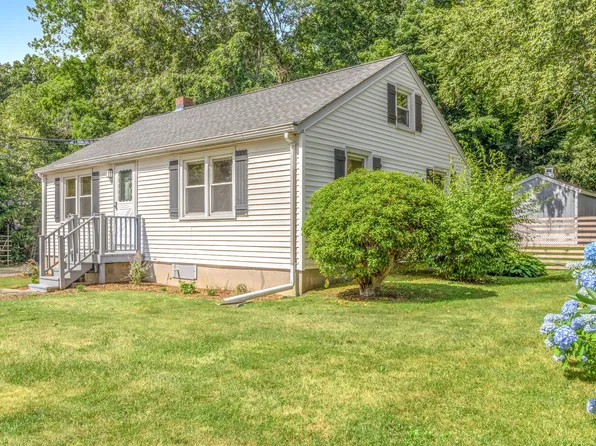 21 Rocky Ledge Drive, Clinton, CT 06413