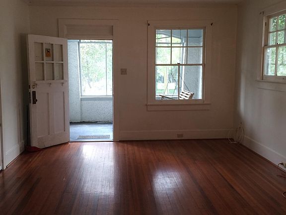 4th image of 2331 Joseph St