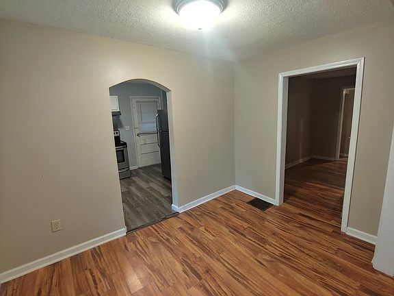 4th image of 1530 N Water St