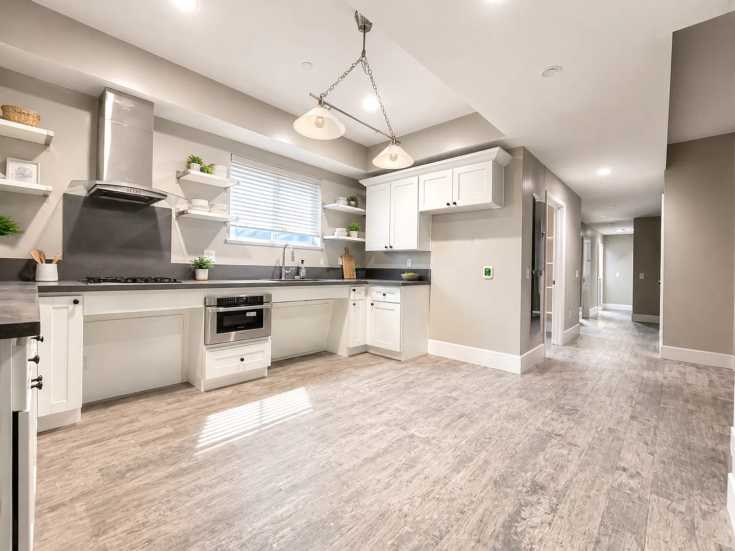 1212 W. 37th Drive — Photo 4