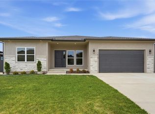 1416 NE Earnest Way, Lees Summit, MO 64086