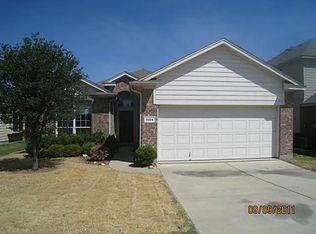 1004 Fort Apache Dr, Haslet, TX 76052