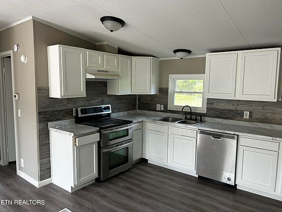 5th image of 139 Village Ln