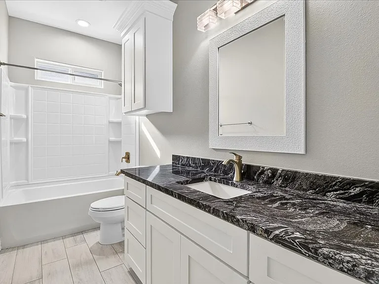 6718 Stuyvesant Ct — Photo 35