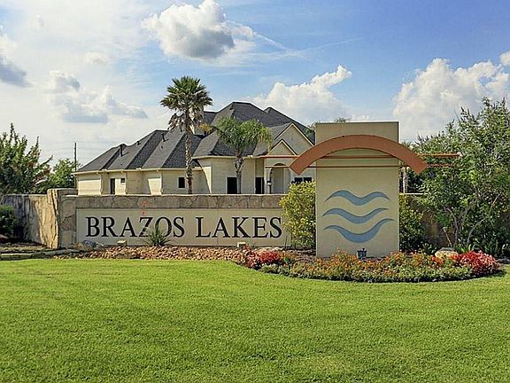 5th image of 7103 Brazos Lakes Dr
