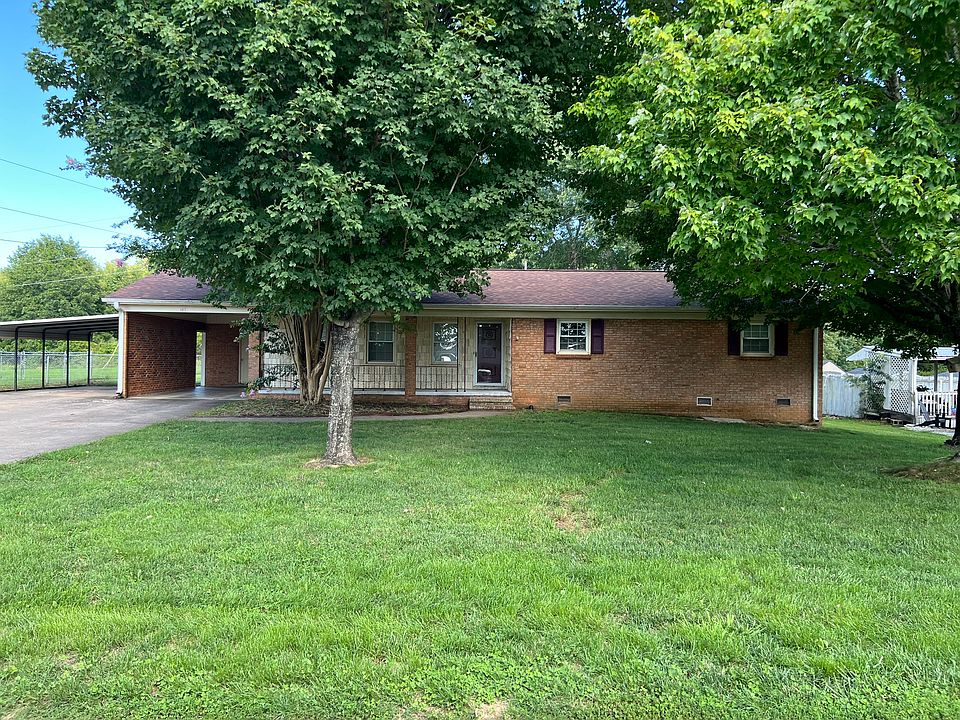1st image of 107 Raintree Dr