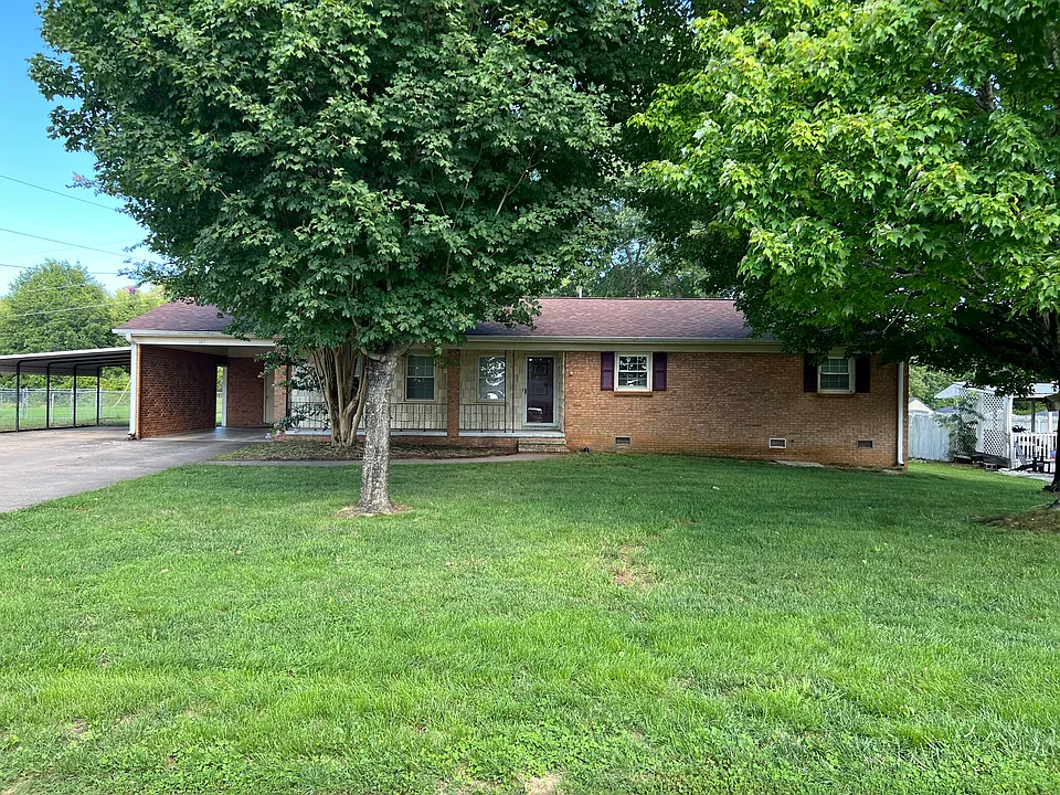 107 Raintree Dr
