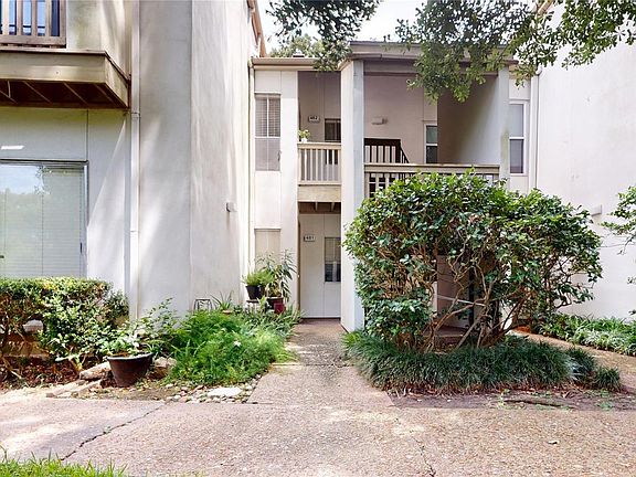 3rd image of 2100 Tanglewilde St APT 482