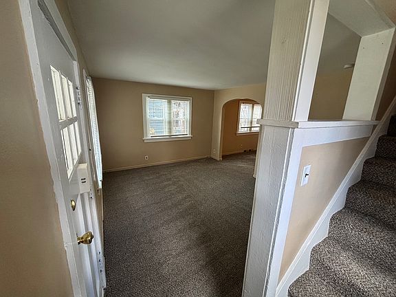 4th image of 1241 E Cedar St