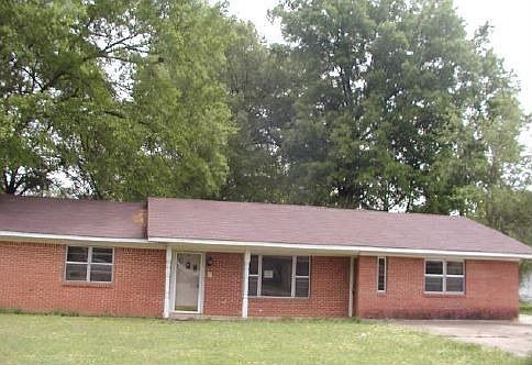 3rd image of 504 Sherwood Dr