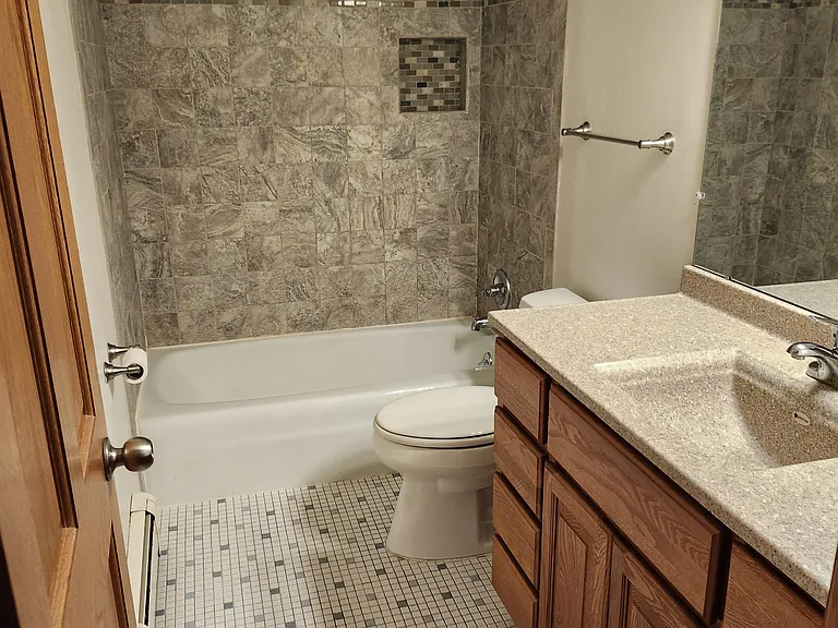 760 W Wisconsin Ave — Photo 9