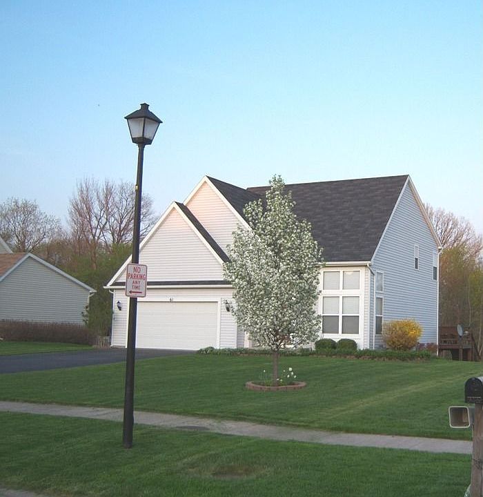 1st image of 61 Chiswick Dr