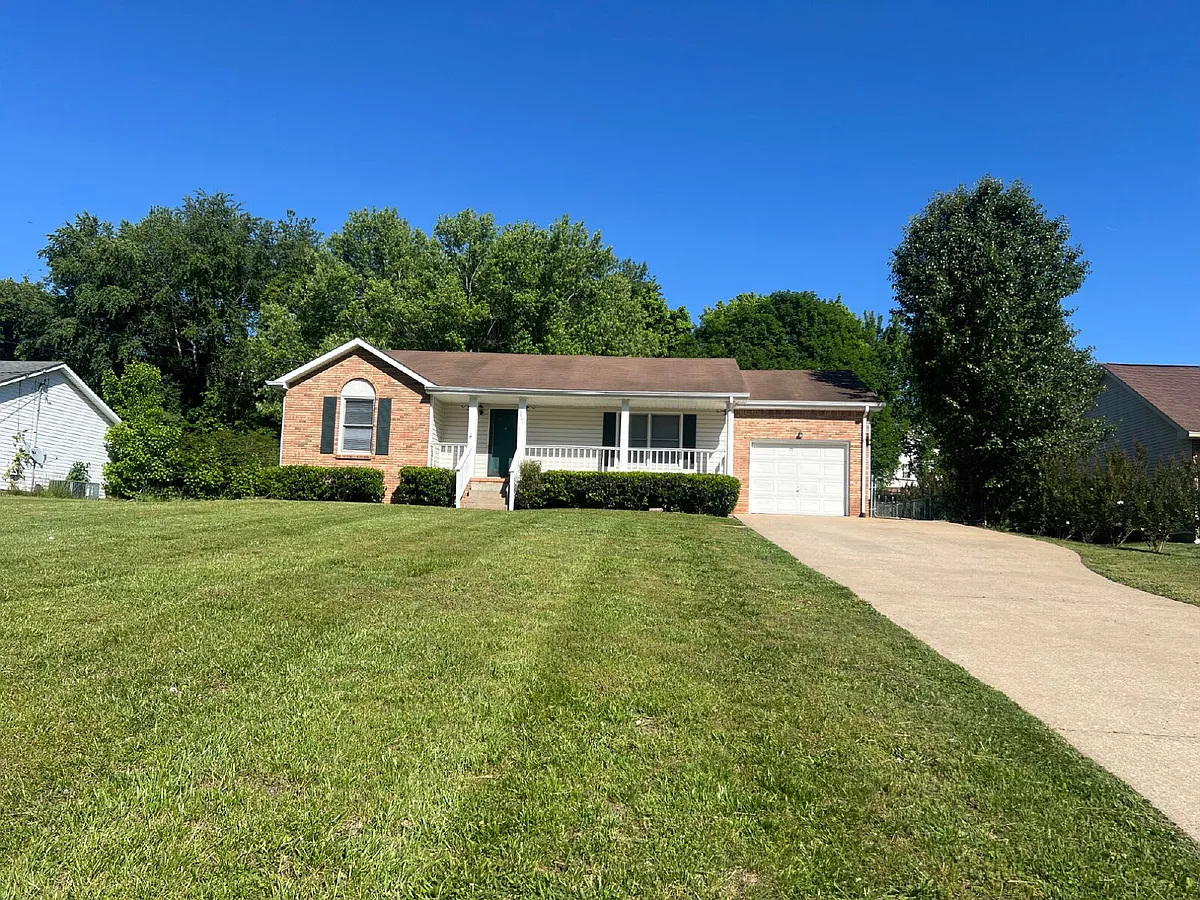 Building Photo - 3413 Clearwater Dr