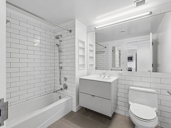 5th image of 400 W 113th St APT 1521