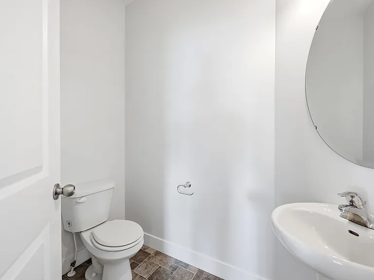 153 W Silver Springs Dr — Photo 27
