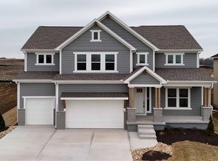 17202 S Heatherwood St, Olathe, KS 66062