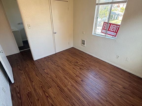 3rd image of 3021 J St #3021