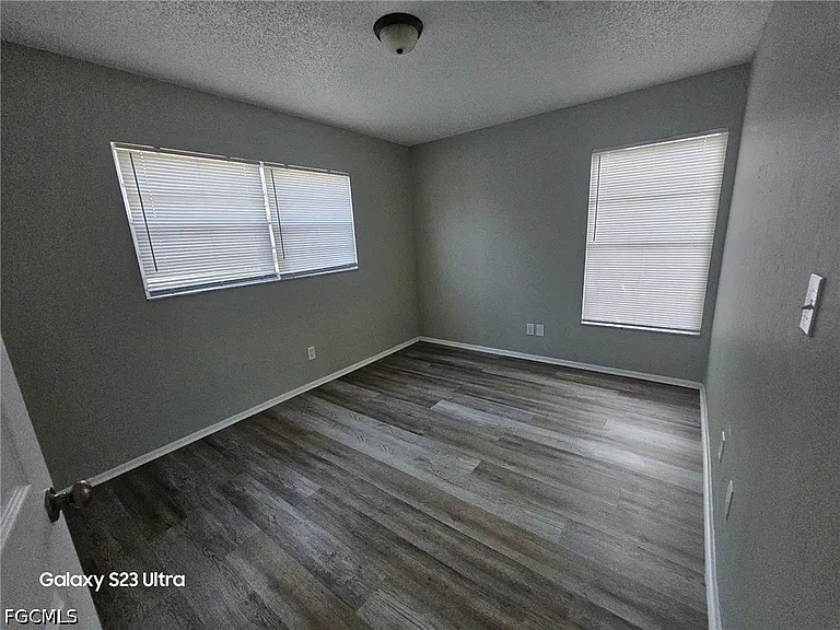 2708 Broadway — Photo 9