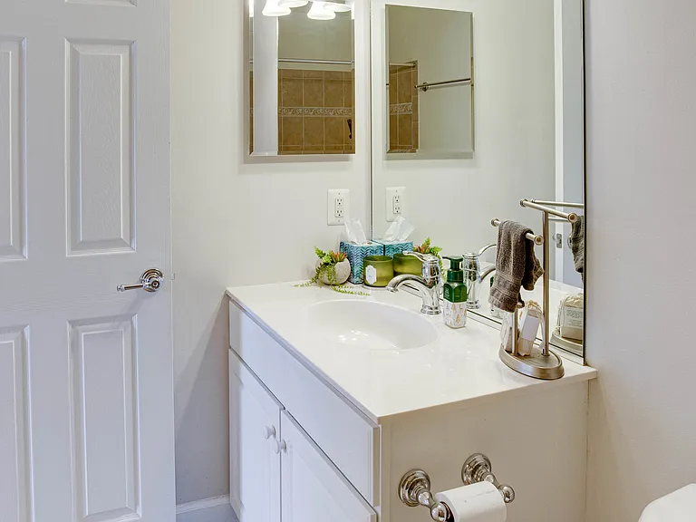 14633 Weeburn Way — Photo 38
