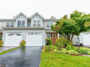 18 Red Tail Ct, Royersford, PA 19468