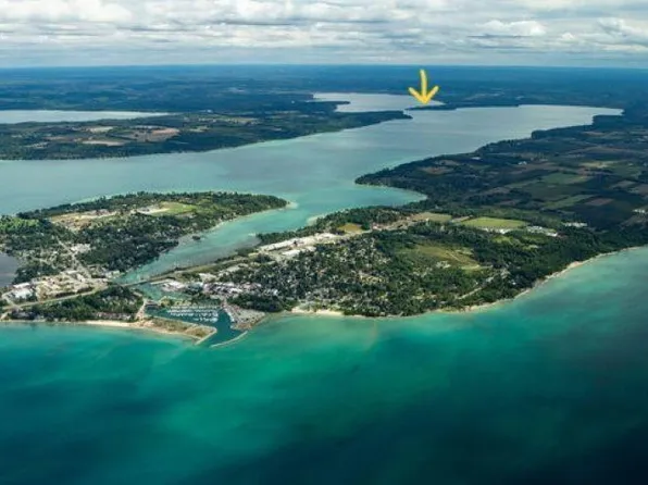 8162 Skegemog Point Rd, Williamsburg, MI 49690