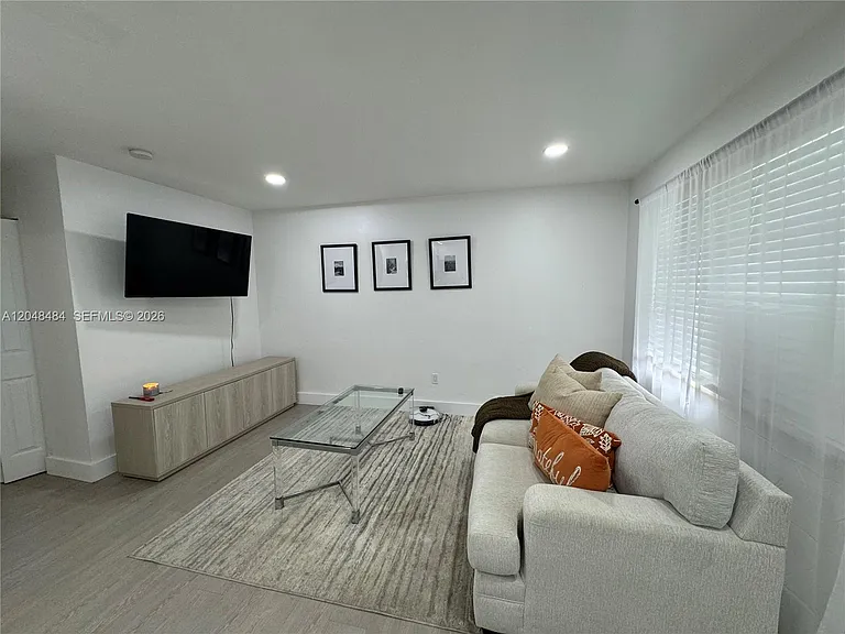 5921 Garfield St #2 — Photo 11