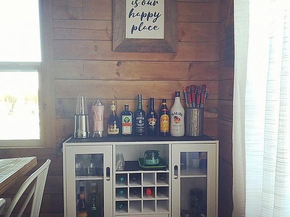 INDOOR BAR AREA