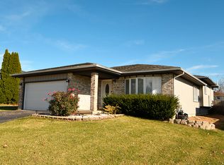 784 Honeytree Dr, Romeoville, IL 60446