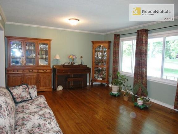 4th image of 6625 Garnett Dr