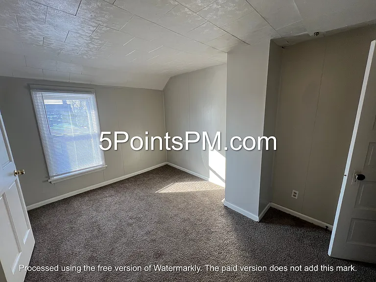 7805 Bancroft Ave — Photo 8