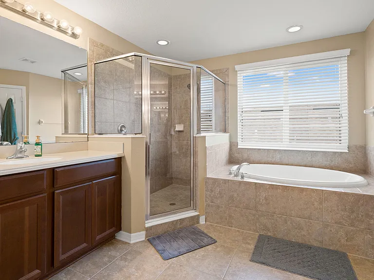 7506 Forest Mere Dr — Photo 19