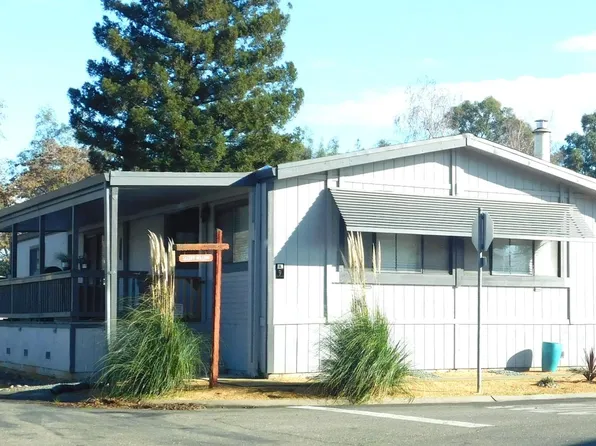 9 Sleepy Hollow Dr, Lodi, CA 95242