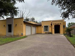 321 New Castle Dr, Laredo, TX 78045