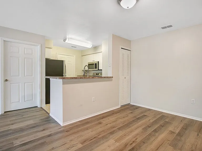 Fountain Place Apartments | 1 & 2 Bedroom Apartments Available-Offering May Rent Free — Photo 19