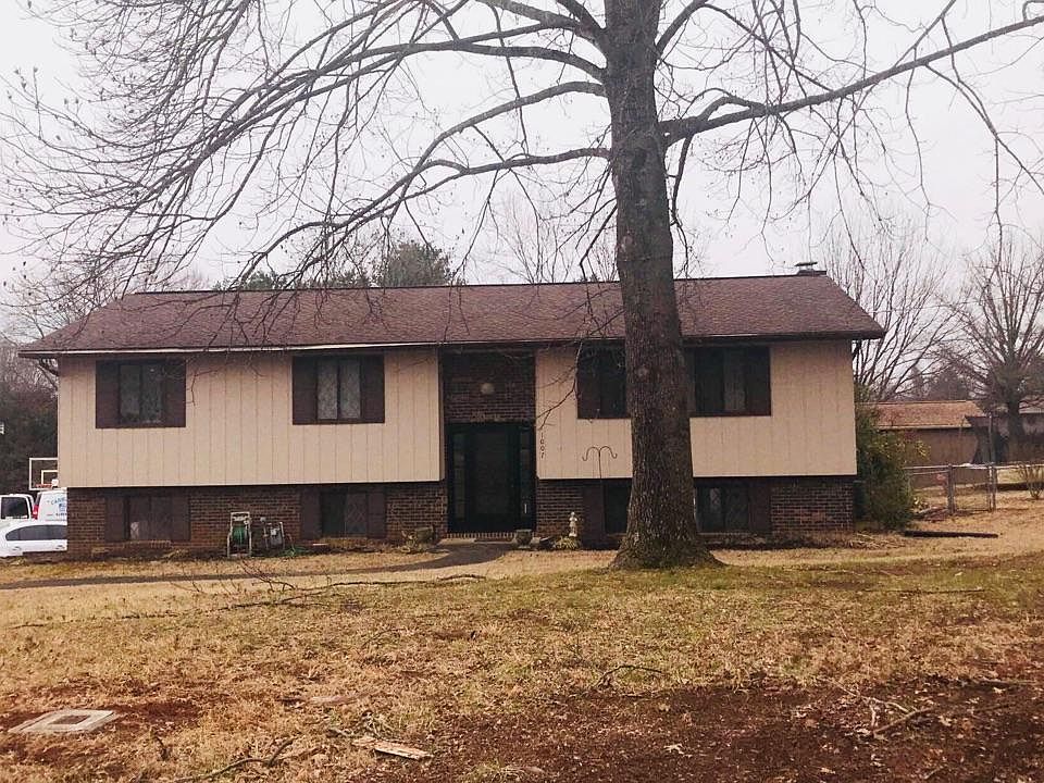 2nd image of 1007 Laurie St