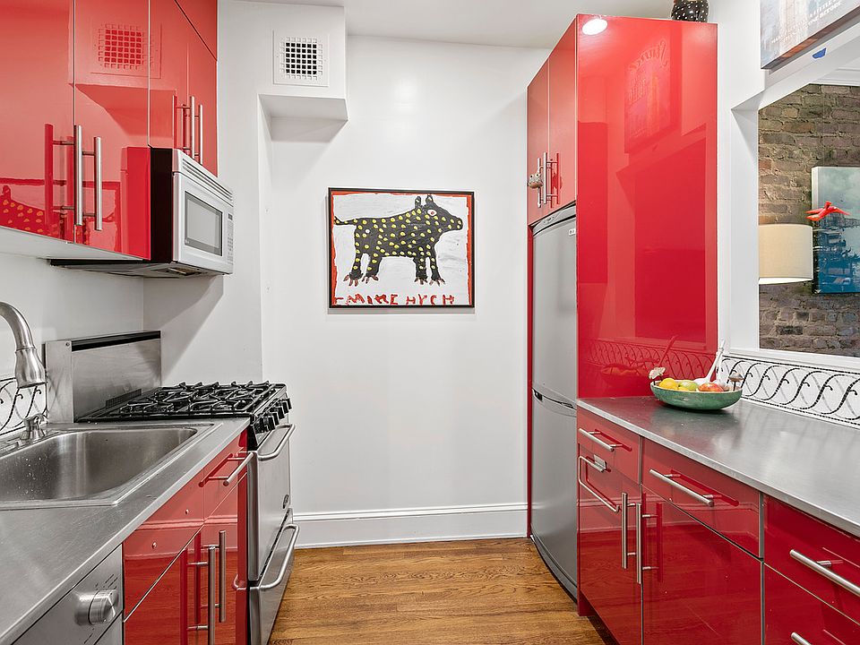 1st image of 11 Charlton St #B2