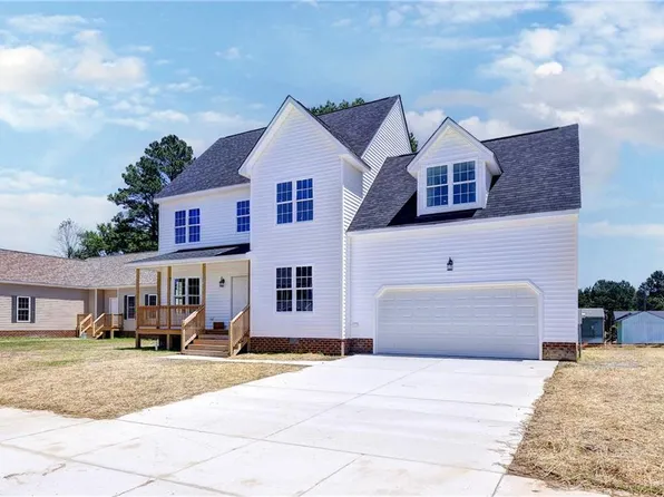 322 Pointers Dr, West Point, VA 23181