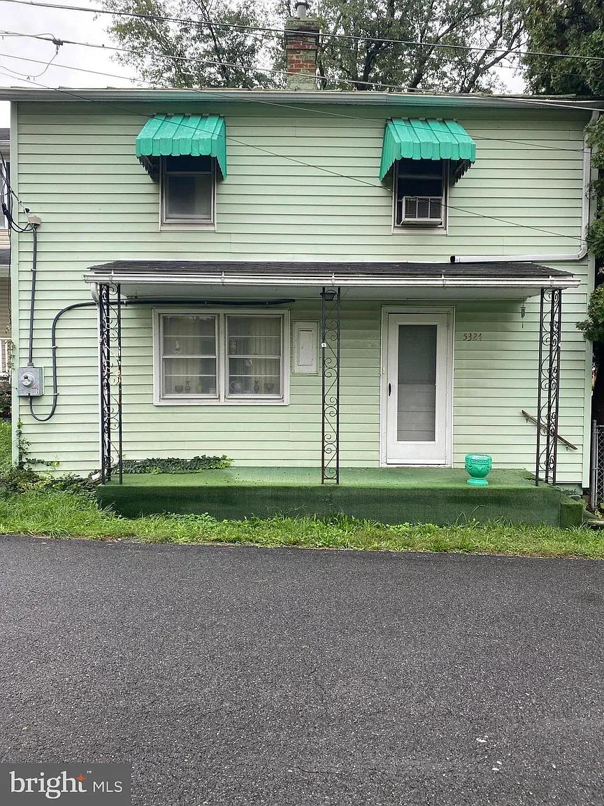 5324 Water St photo 1