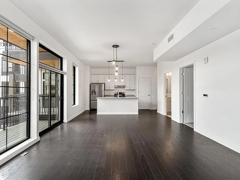 2635 Penn Ave #301 — Photo 8