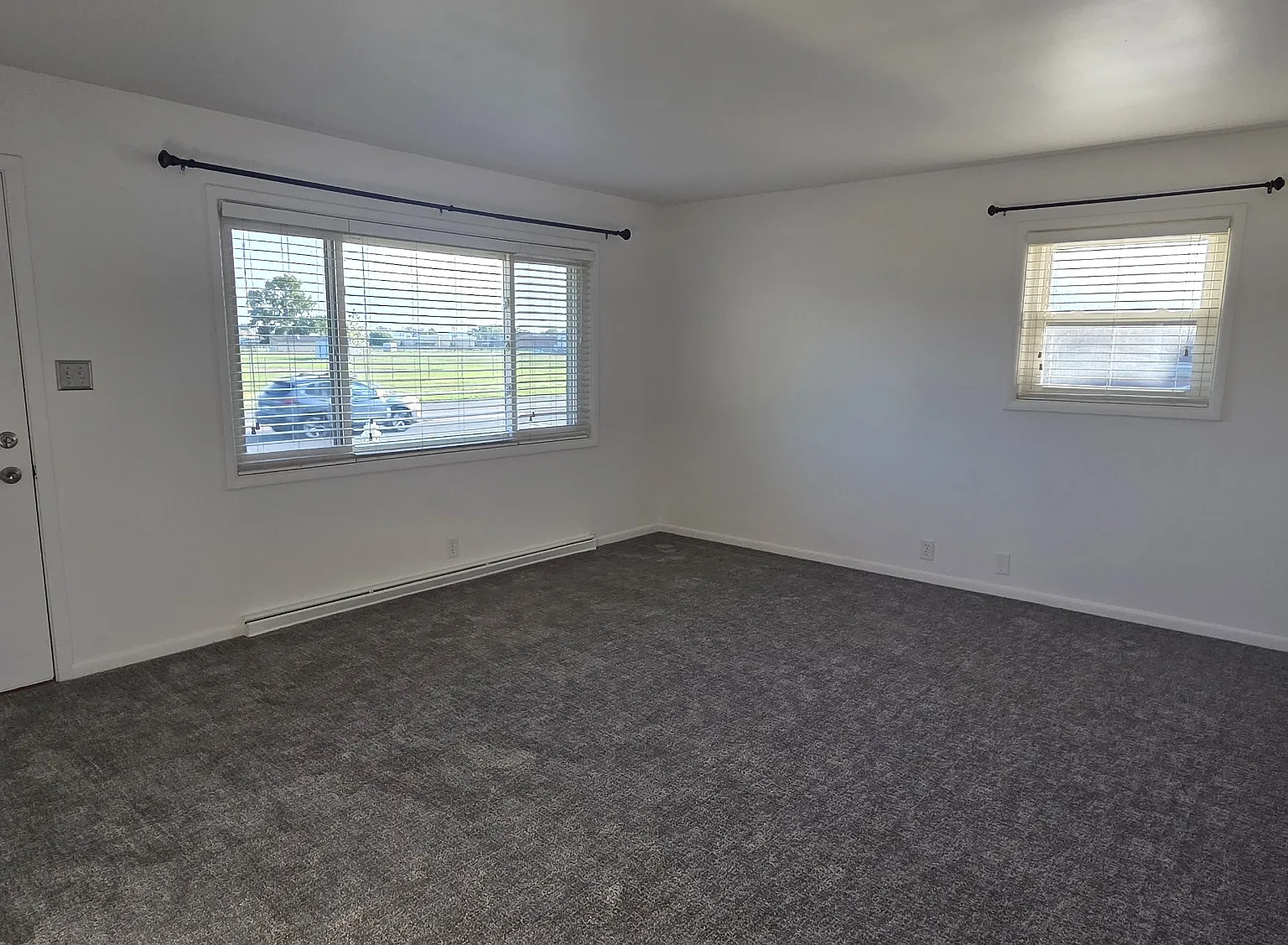 4 bed, 1.5 bath, 2214 sqft, $2,195 — Photo 4