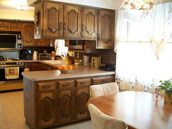 Kitchen/Dining Area
