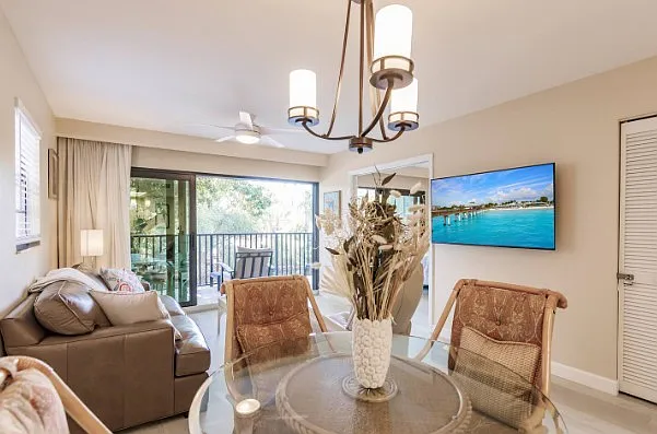 2 bed, 864 sqft, $10,350 — Photo 4